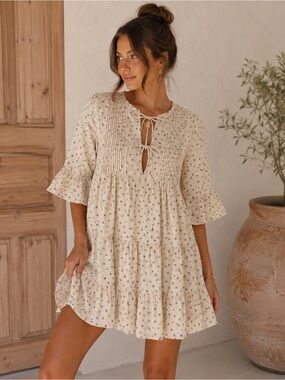 Storia Cream Floral Pintuck Tiered Mini Dress